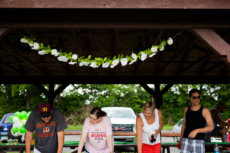 moms_surprise_60th_party_kehl_park_bellbrook_ohio_katie_swift_liveroygbiv_dayton_documentary_events_photographer-15