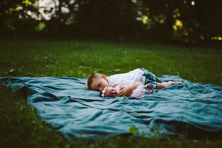 liveroygbiv_springboro_ohio_family_newborn_portrait_photograher_creative_fun_unique_storytelling_donohoos_2015_12