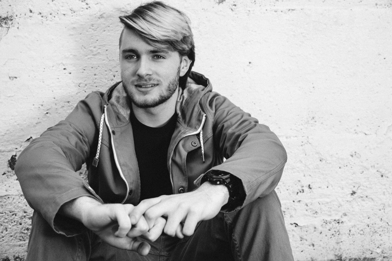 liveroygbiv_ian_senior_pictures_creative_storytelling_portrait_photography_springboro_dayton_cincinatti_katie_swift-1