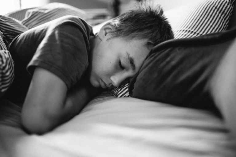 moments_waking_up_morning_time_kids_family_life_is_beautiful_liveroygbiv_katie_swift_-4