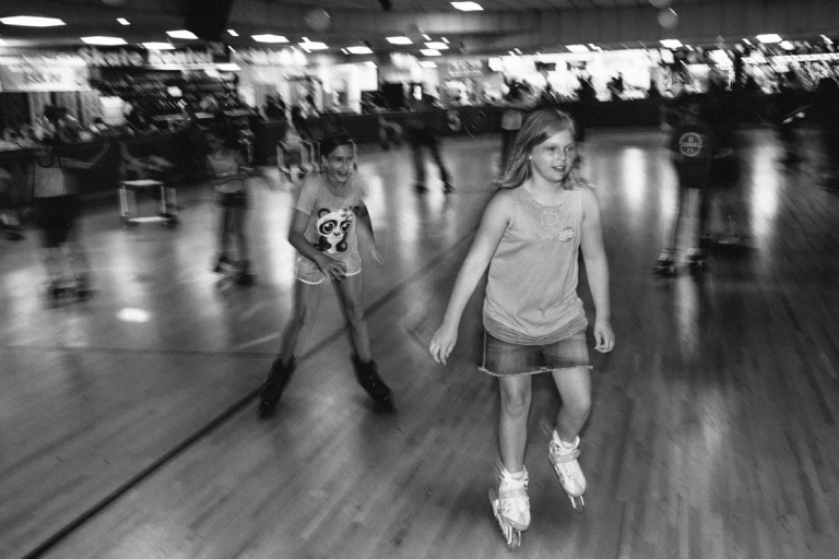 ella_skateworld_bday_party_2016_liveroygbiv_photography_katie_swift_documentary_black_and_white-10