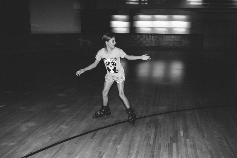 ella_skateworld_bday_party_2016_liveroygbiv_photography_katie_swift_documentary_black_and_white-13