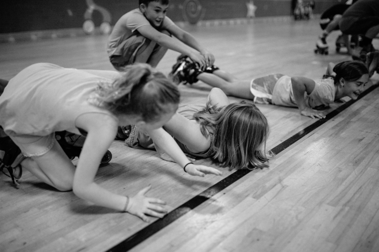 ella_skateworld_bday_party_2016_liveroygbiv_photography_katie_swift_documentary_black_and_white-32