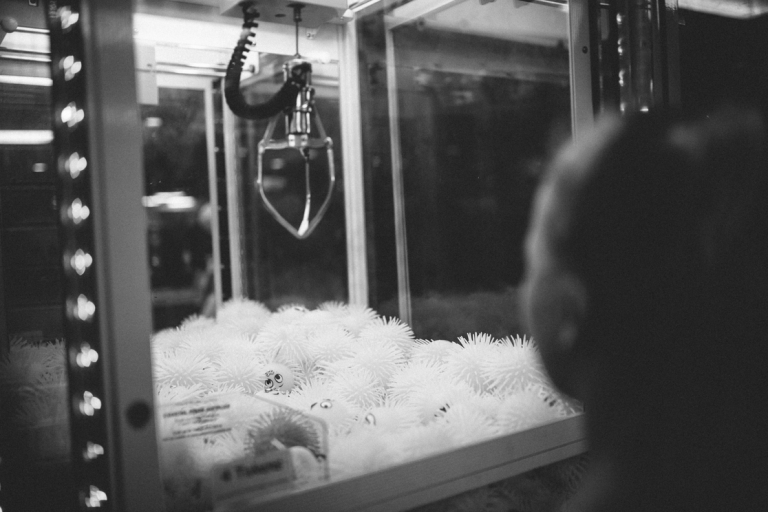 ella_skateworld_bday_party_2016_liveroygbiv_photography_katie_swift_documentary_black_and_white-38