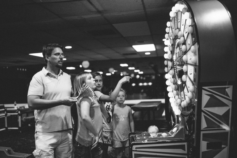 ella_skateworld_bday_party_2016_liveroygbiv_photography_katie_swift_documentary_black_and_white-40