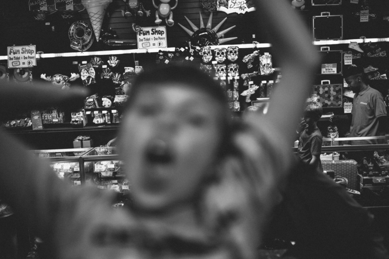 ella_skateworld_bday_party_2016_liveroygbiv_photography_katie_swift_documentary_black_and_white-43