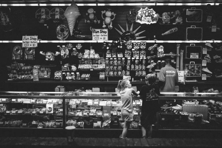 ella_skateworld_bday_party_2016_liveroygbiv_photography_katie_swift_documentary_black_and_white-44