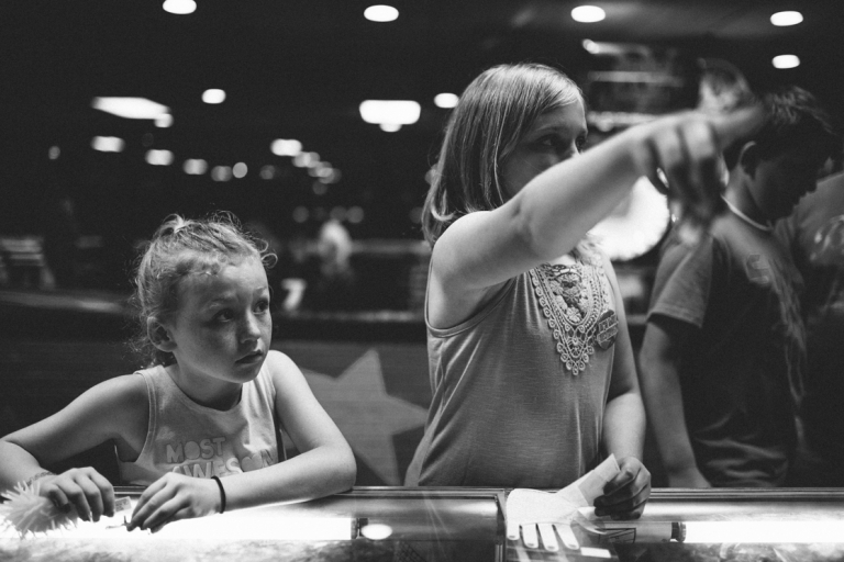 ella_skateworld_bday_party_2016_liveroygbiv_photography_katie_swift_documentary_black_and_white-45