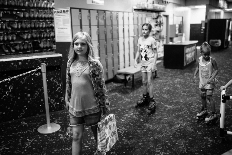 ella_skateworld_bday_party_2016_liveroygbiv_photography_katie_swift_documentary_black_and_white-5