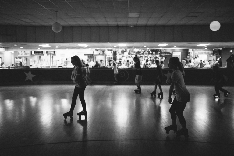 ella_skateworld_bday_party_2016_liveroygbiv_photography_katie_swift_documentary_black_and_white-6